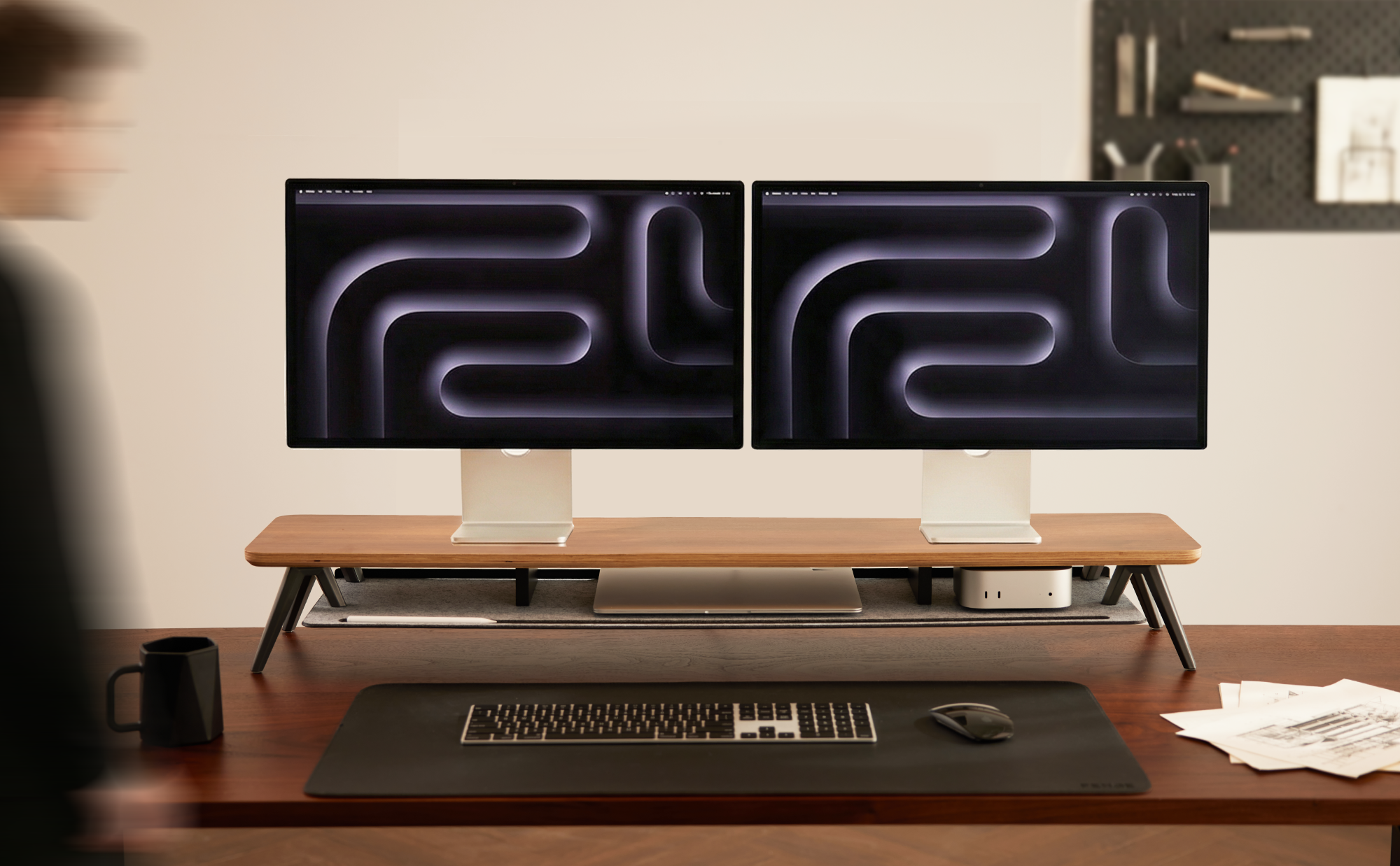 Desktop Revolution for Dual-Monitor Users: How a Monitor Stand Unleashes Your Productivity