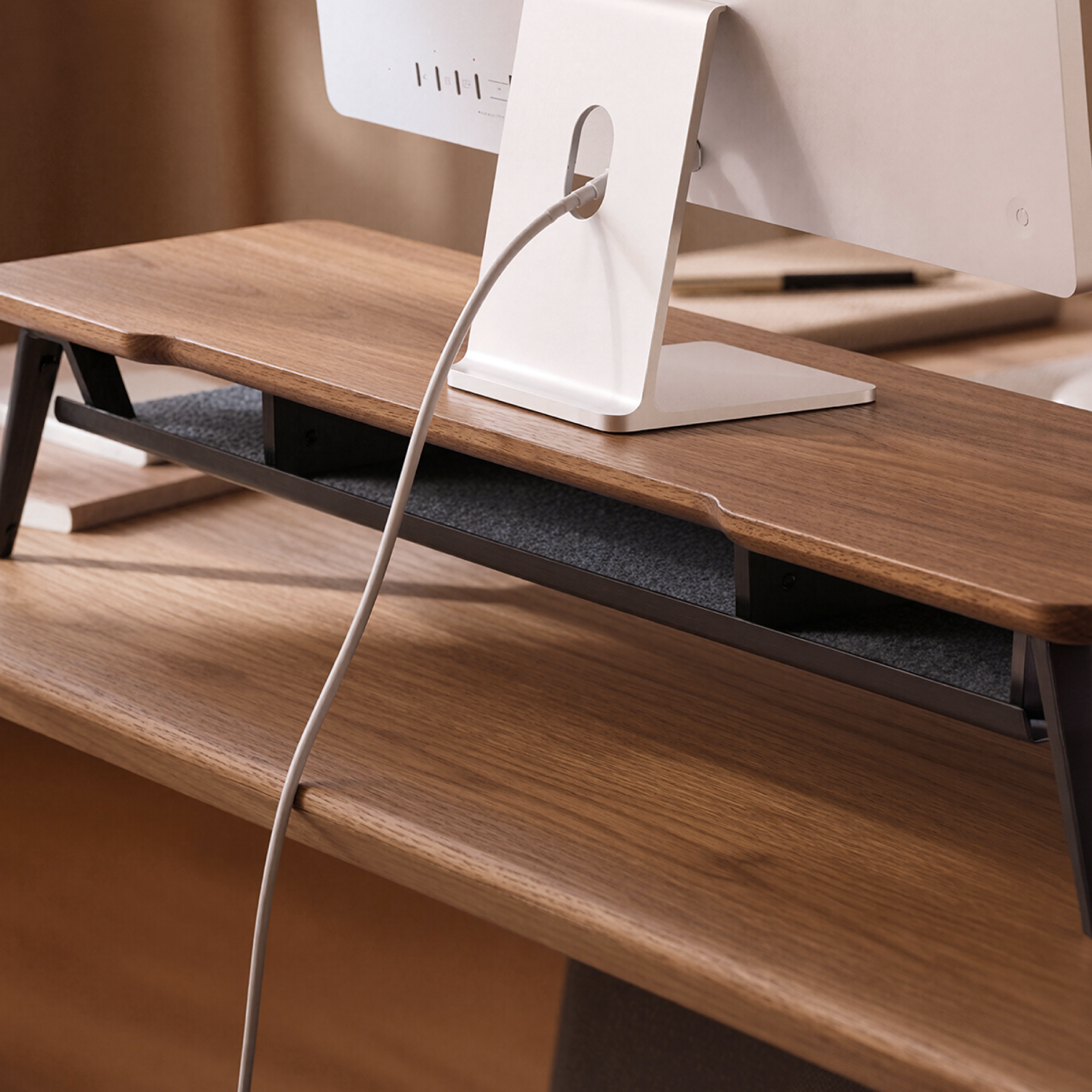 Rodin A520 Monitor Riser