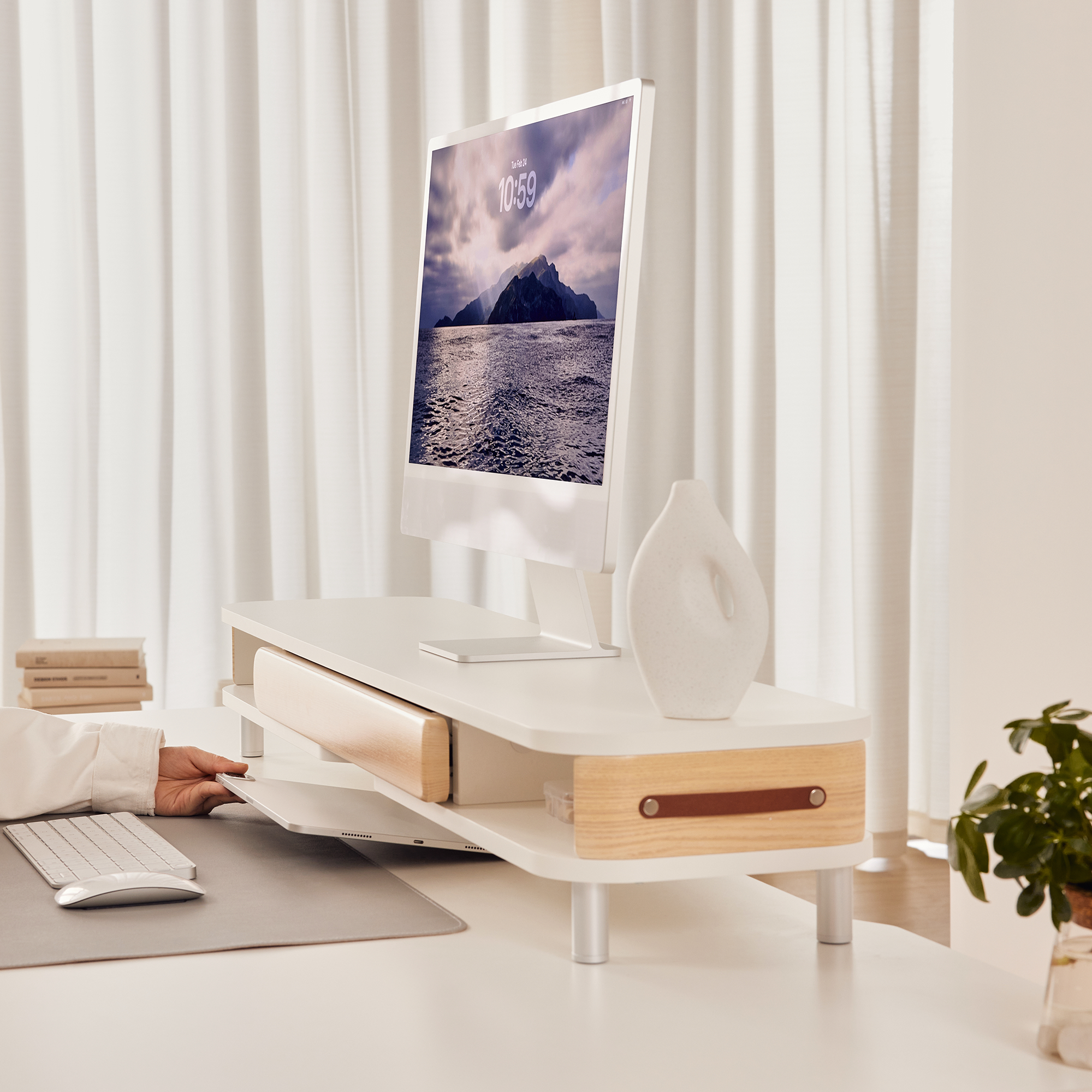 Bastion D510 Monitor Riser